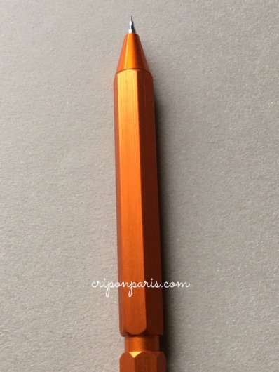 シャーペン芯を出したロディアの多機能ペン