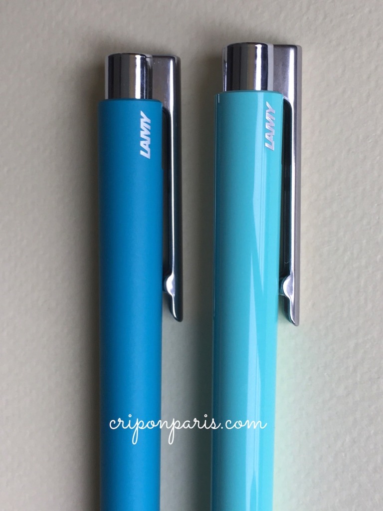 2色のペンの比較